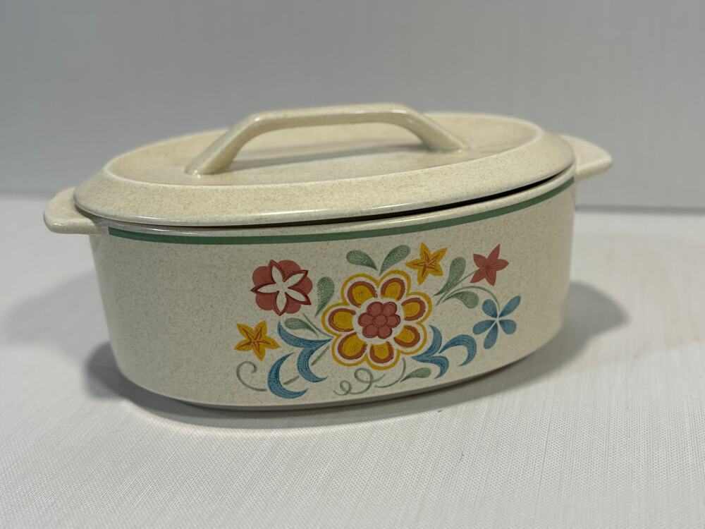 Lenox Temper-Are Quakertown oval casserole dish with lid 2.5 quart